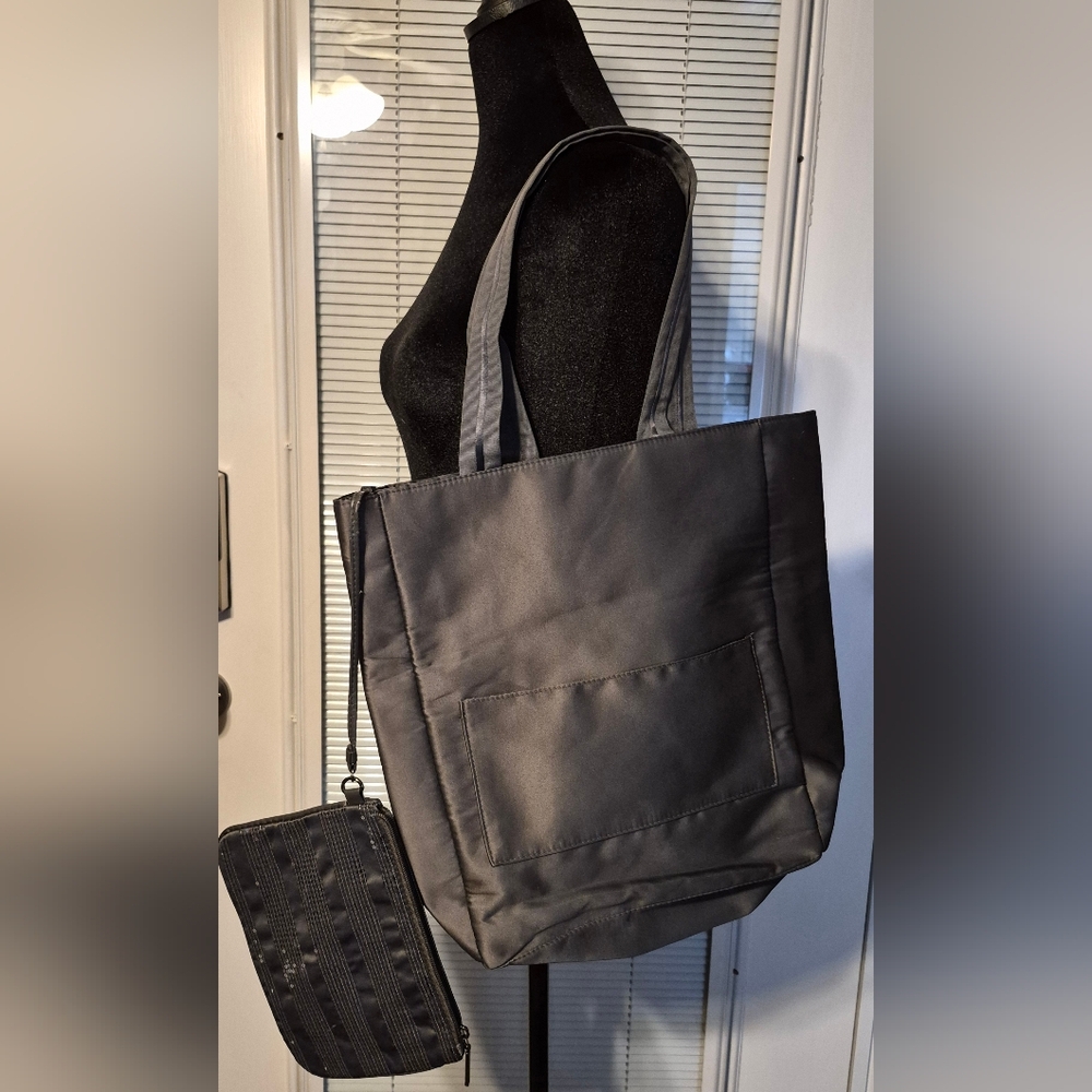 Bath And Body Works Vip Gray Tote Bag with Matching Sequins Pouch NEW
